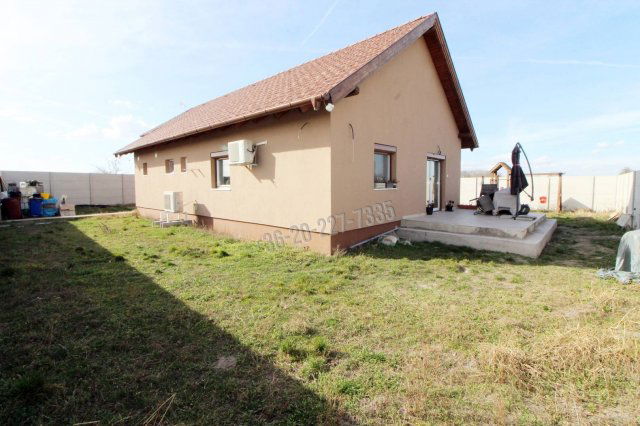 Eladó családi ház, Ráckevén 109.9 M Ft, 4 szobás