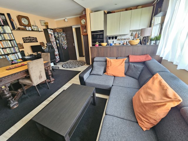 Eladó panellakás, Budapesten, III. kerületben 99.7 M Ft