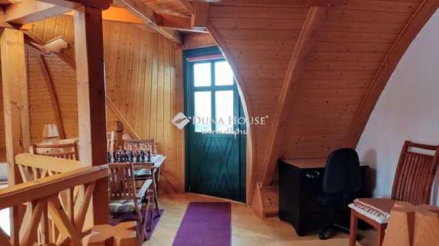 Eladó családi ház, Esztergomban 199 M Ft, 4 szobás