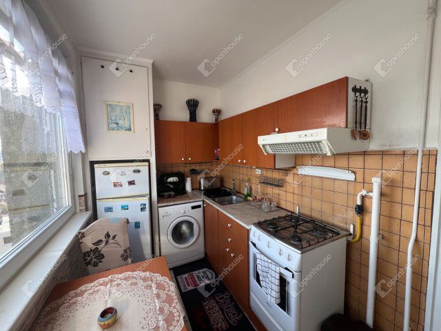 Eladó panellakás, Sopronban 51.9 M Ft, 2 szobás