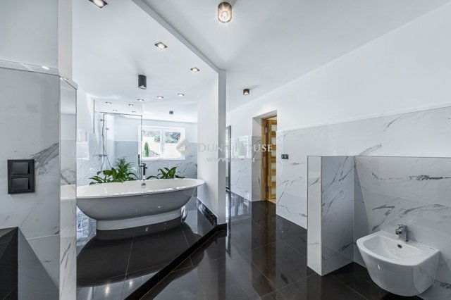 Eladó családi ház, Csobánkán 350 M Ft, 7 szobás