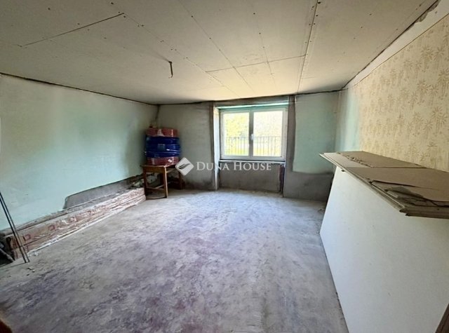 Eladó családi ház, Cecén 21.9 M Ft, 4 szobás