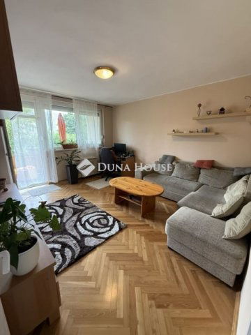 Eladó téglalakás, Veszprémben 63 M Ft, 3 szobás