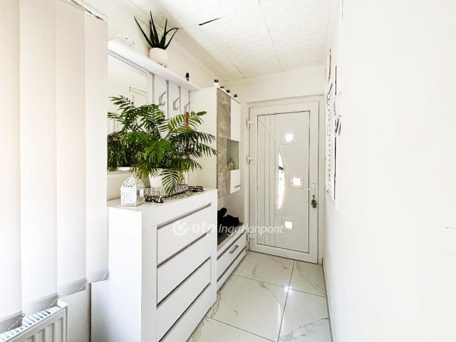 Eladó családi ház, Siófokon 119.9 M Ft, 6 szobás