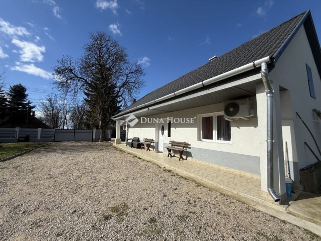 Eladó családi ház, Abában 32 M Ft, 2 szobás