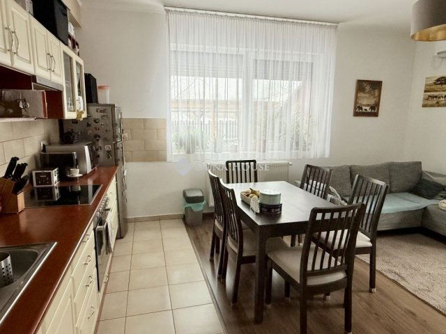 Eladó téglalakás, Üllőn 64.99 M Ft, 4 szobás