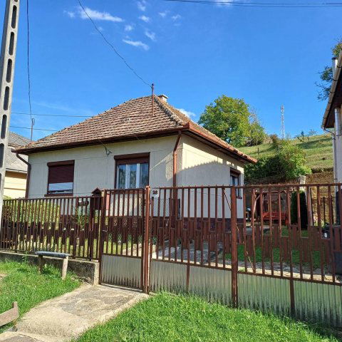 Eladó családi ház, Kishartyánon 17.9 M Ft, 3 szobás