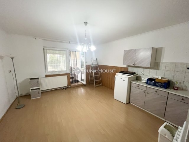 Eladó családi ház, Móron 34.9 M Ft, 2 szobás