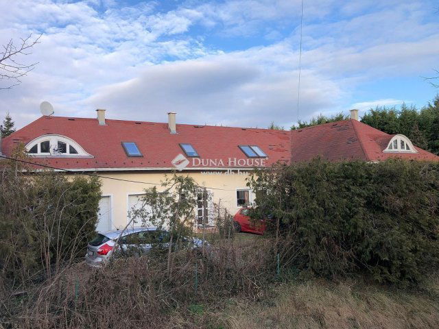 Eladó téglalakás, Szentendrén 99.9 M Ft, 4 szobás