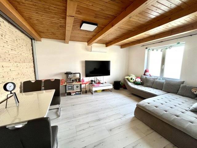 Eladó ikerház, Szadán 89.9 M Ft, 4 szobás / költözzbe.hu