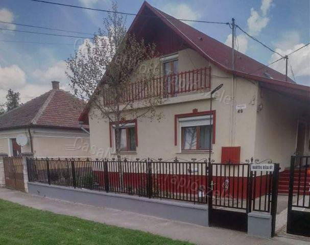 Eladó családi ház, Tápiószelén 45 M Ft, 6 szobás