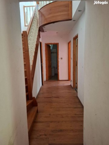 Eladó családi ház, Tatabányán 46 M Ft, 3 szobás