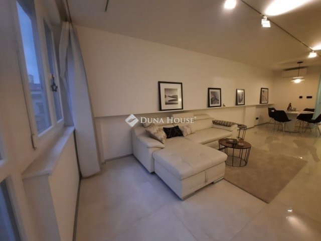 Eladó téglalakás, Budapesten, V. kerületben 95 M Ft, 1 szobás