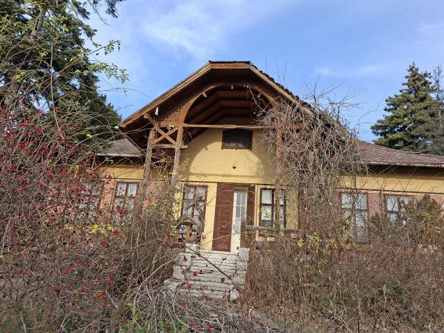 Eladó családi ház, Szadán 150 M Ft, 3 szobás