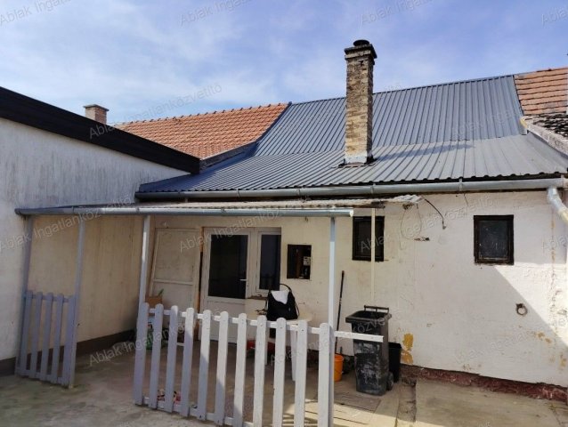 Eladó családi ház, Kecskeméten 29.9 M Ft, 2 szobás