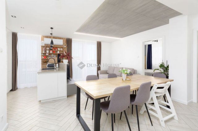 Eladó téglalakás, Mosonmagyaróváron 84.9 M Ft, 3 szobás