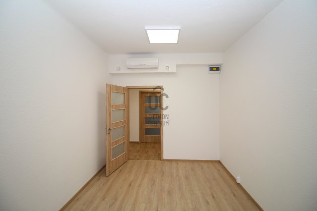 Kiadó iroda, Budapesten, XV. kerületben 49 E Ft / hó