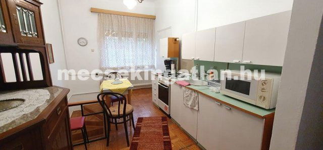 Eladó családi ház, Pécsett, Damjanich utcában 210 M Ft
