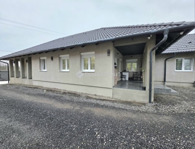 Eladó családi ház, Gyömrőn 109 M Ft, 4 szobás