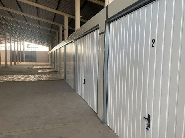 Eladó garázs, Kiskunhalason 0.04 M Ft / költözzbe.hu