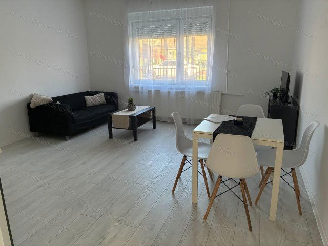 Eladó családi ház, Tatabányán 59.99 M Ft, 3 szobás