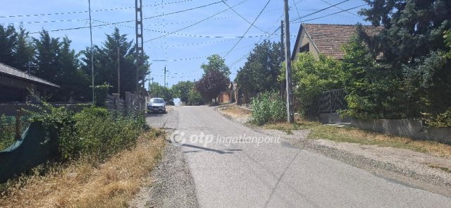 Eladó családi ház, Érden 42 M Ft, 2 szobás