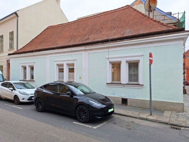Eladó családi ház, Győrött 89 M Ft, 4 szobás
