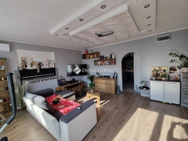 Eladó családi ház, Budaörsön 170 M Ft, 3 szobás