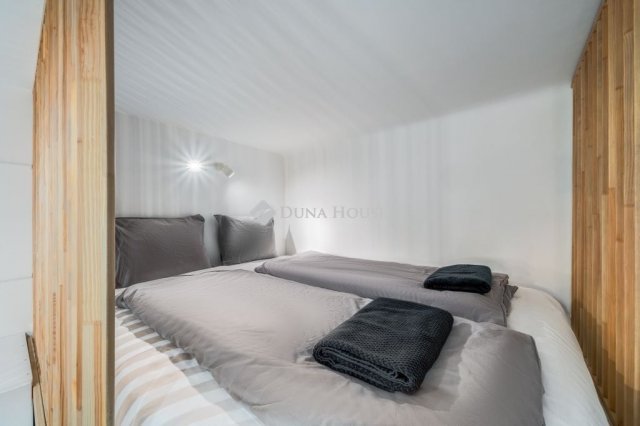 Eladó téglalakás, Budapesten, VII. kerületben 109.9 M Ft