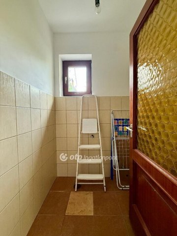 Eladó családi ház, Szentendrén 144.99 M Ft, 4 szobás