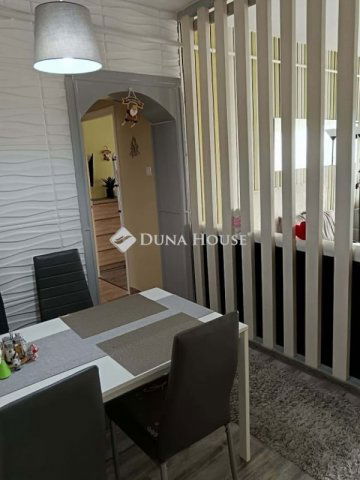 Eladó téglalakás, Siófokon 55.5 M Ft, 2 szobás