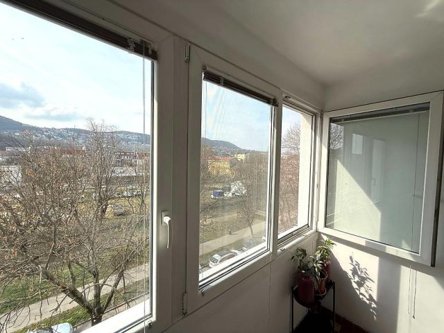 Eladó panellakás, Budapesten, III. kerületben 63.9 M Ft, 2 szobás