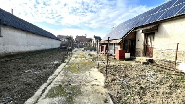 Eladó családi ház, Répcelakon 45.5 M Ft, 5 szobás