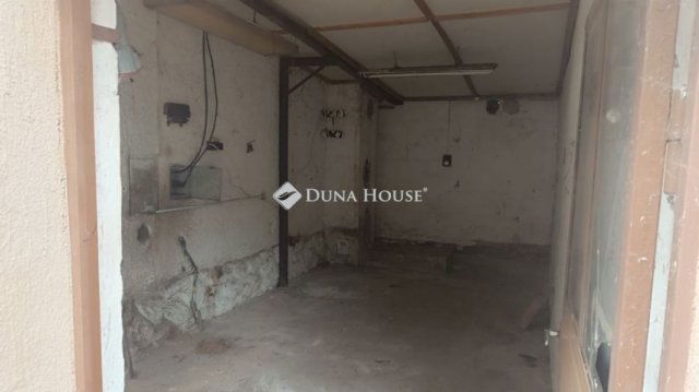 Eladó családi ház, Szentmártonkátán 34 M Ft, 2 szobás