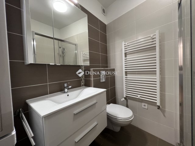 Eladó téglalakás, Budapesten, VI. kerületben 134.9 M Ft