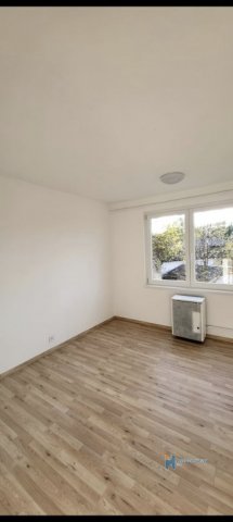 Eladó panellakás, Jászberényben 41.9 M Ft, 2 szobás
