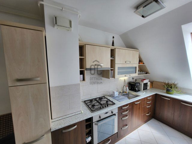 Kiadó téglalakás, albérlet, Pécsett 160 E Ft / hó, 2 szobás