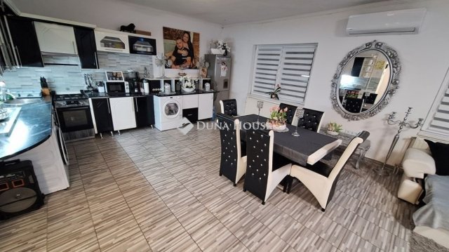 Eladó családi ház, Sárbogárdon 56.2 M Ft, 4 szobás