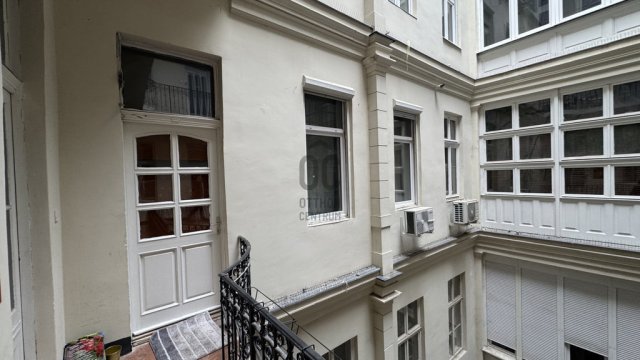 Eladó téglalakás, Budapesten, VI. kerületben 88 M Ft, 2 szobás