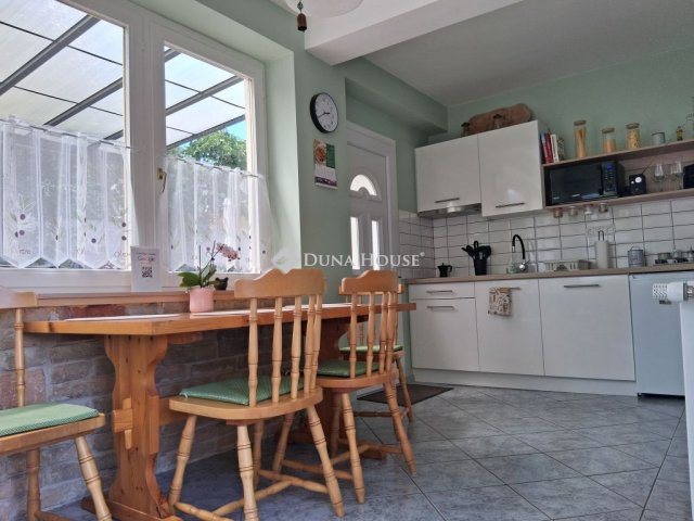Eladó nyaraló, Igalon 69 M Ft, 6 szobás / költözzbe.hu