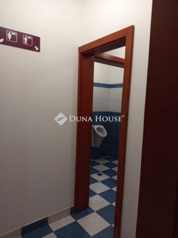 Eladó ipari ingatlan, Komlón 95 M Ft / költözzbe.hu