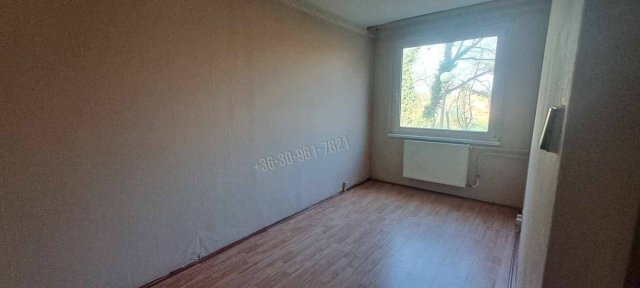 Eladó panellakás, Battonyán 18.5 M Ft, 1+2 szobás