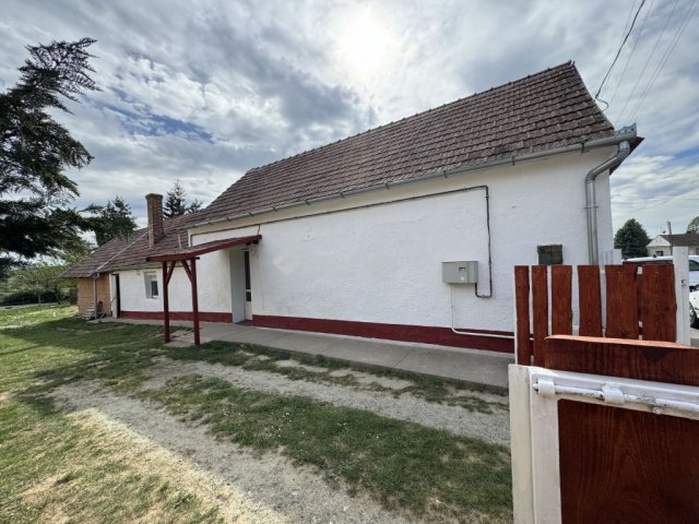 Eladó családi ház, Olaszfán 37 M Ft, 4 szobás