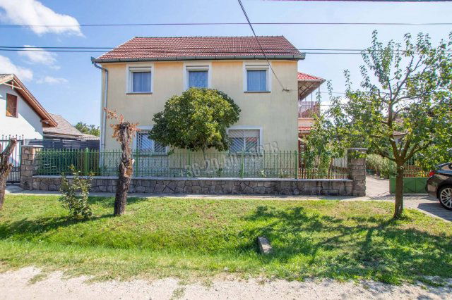 Eladó családi ház, Gyálon 119 M Ft, 7 szobás