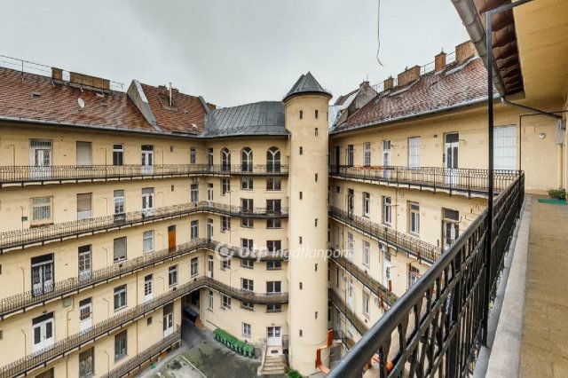 Eladó téglalakás, Budapesten, VIII. kerületben 65.5 M Ft