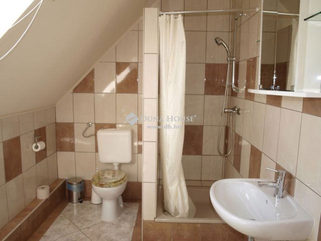 Eladó családi ház, Dunaszekcsőn 72.39 M Ft, 6 szobás