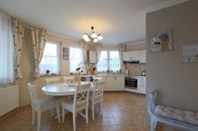 Eladó családi ház, Balatonkenesén 170 M Ft, 4 szobás