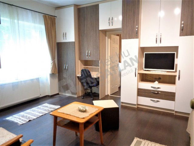 Kiadó téglalakás, albérlet, XI. kerületben, Dávid Ferenc utcában