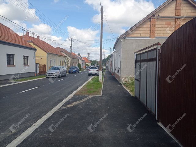 Eladó telek, Zalaegerszegen 12 M Ft / költözzbe.hu