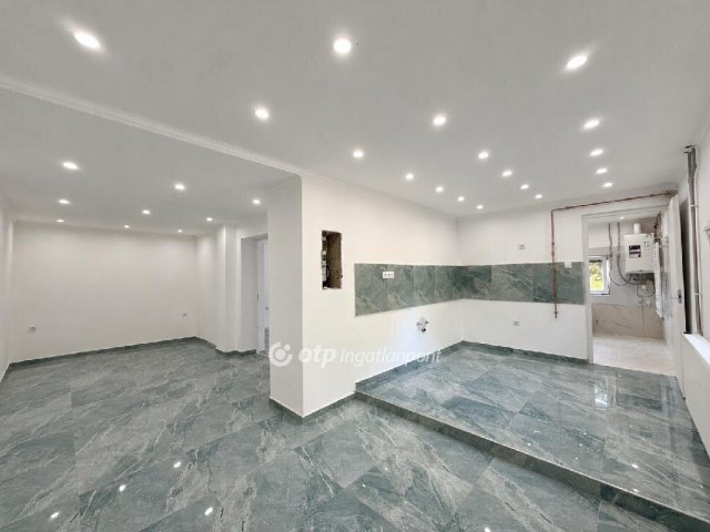 Eladó családi ház, Tápiószelén 34.99 M Ft, 1+2 szobás